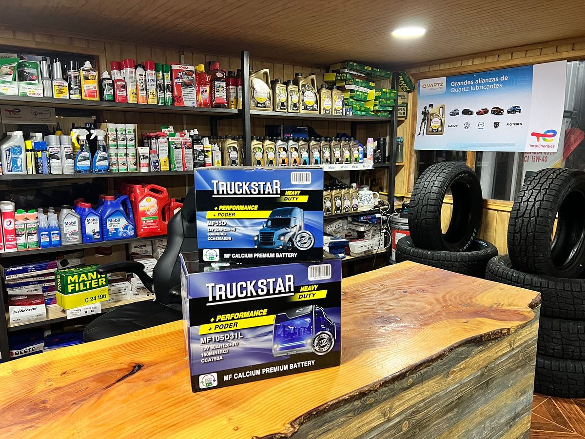 Baterías Truckstar y lubricantes en Lubricentro Ruta 7